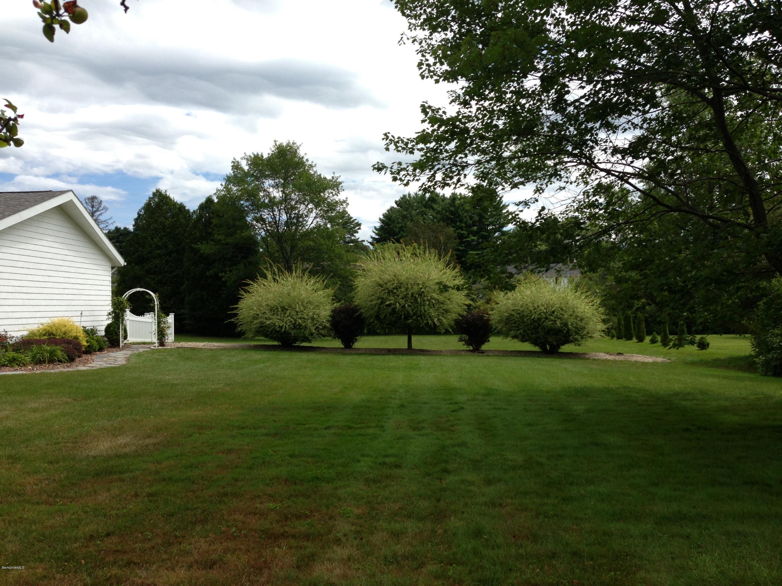 71 Stonehenge Road Pittsfield, MA 01201 - Photo 8 of 45 SideYard