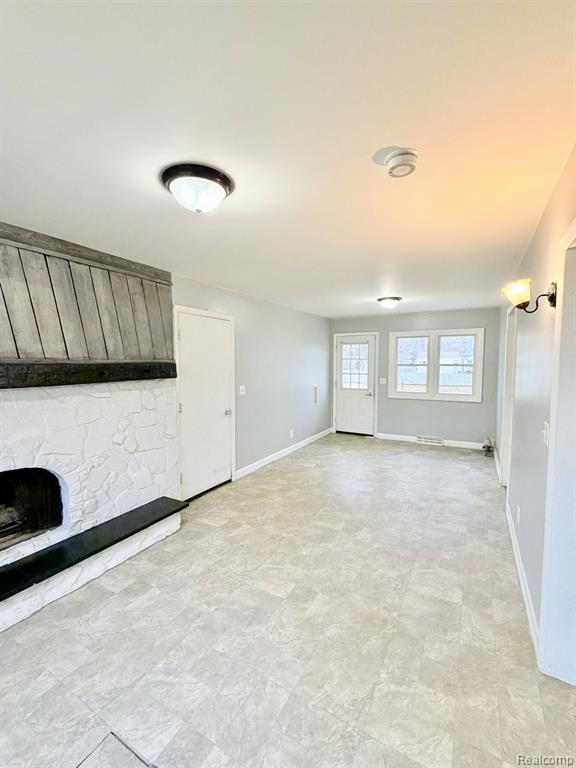 453 Riverside Avenue Adrian, MI 49221 - Photo 11 of 22 Gallery Image 11