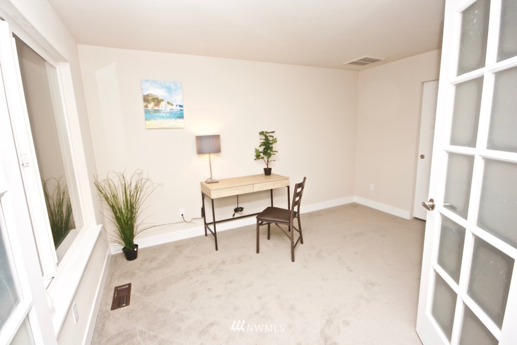 16653 160th Place Southeast Renton, WA 98058 - Photo 15 of 21