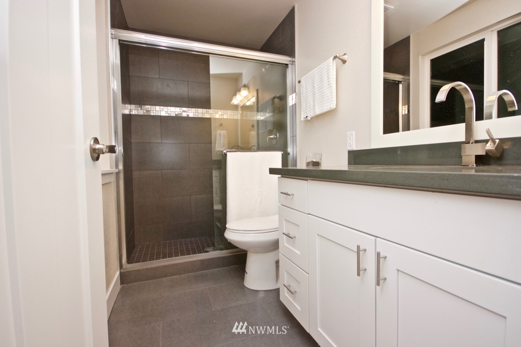 16653 160th Place Southeast Renton, WA 98058 - Photo 16 of 21