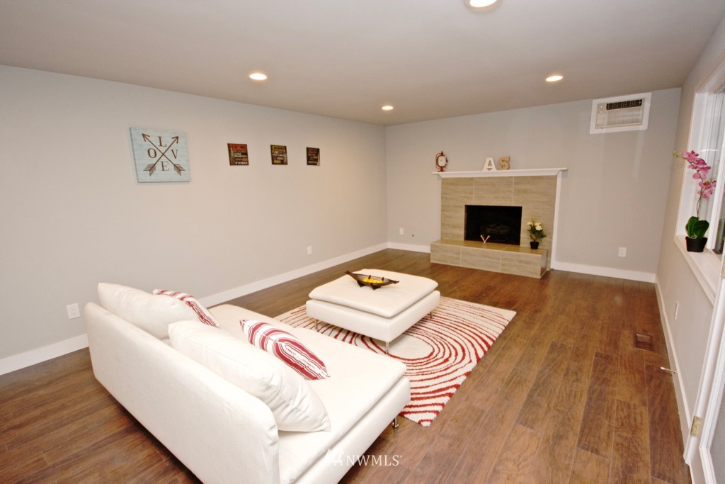 16653 160th Place Southeast Renton, WA 98058 - Photo 5 of 21