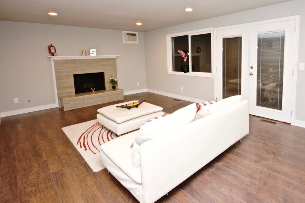 16653 160th Place Southeast Renton, WA 98058 - Photo 6 of 21