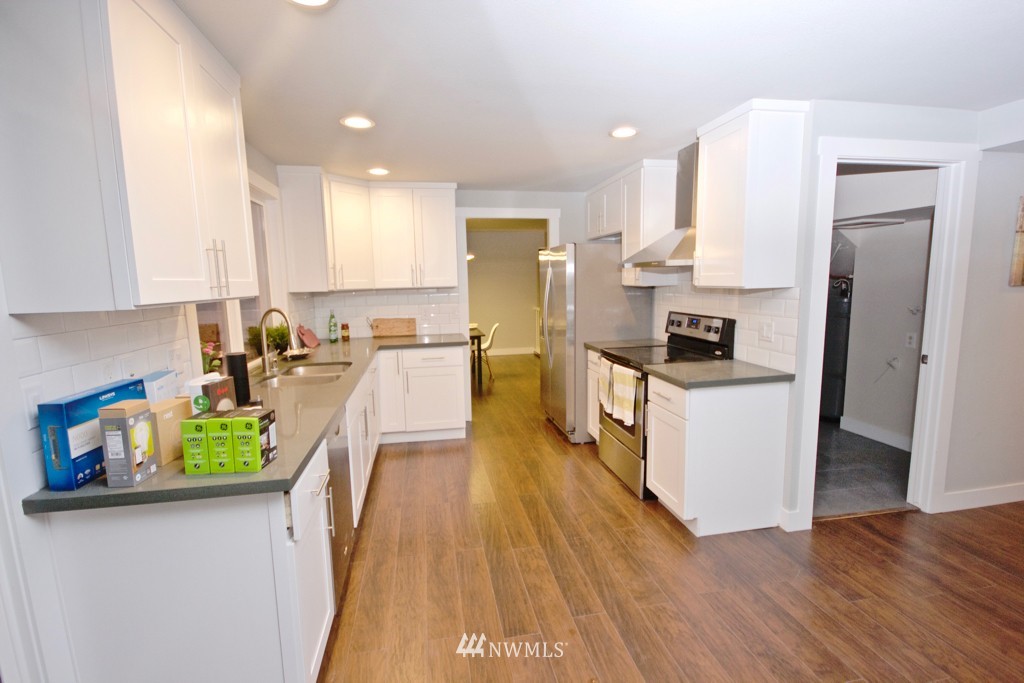 16653 160th Place Southeast Renton, WA 98058 - Photo 9 of 21