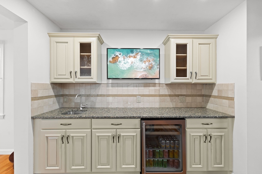 42 Robinette Road Stoughton, MA 02072 - Photo 9 of 42 Gallery Image 9