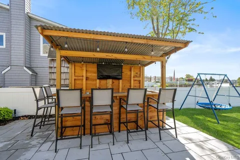 $1,199,999 | 159 Driftwood Drive, West Islip, NY 11795