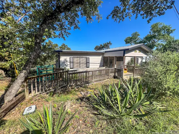 $1,250 | 1555 Arrowhead Drive, Canyon Lake, TX 78133