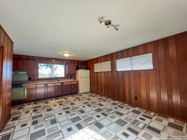 $1,250 | 1555 Arrowhead Drive, Canyon Lake, TX 78133