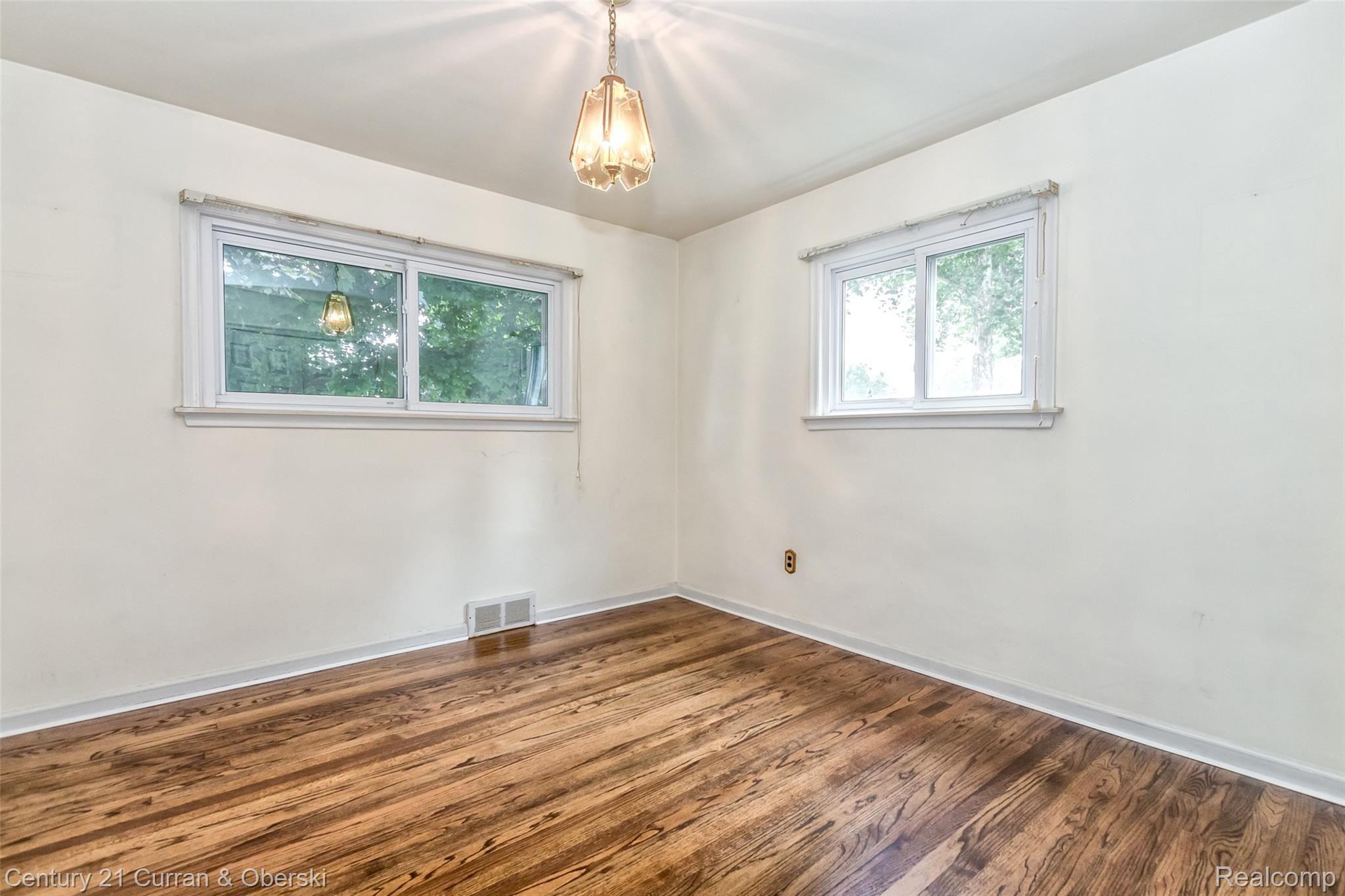 7922 Harding Street Taylor, MI 48180 - Photo 19 of 39 19.jpg