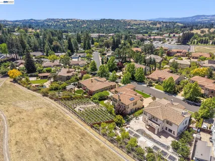 $3,488,800 | 387 Golden Grass Drive, Alamo, CA 94507