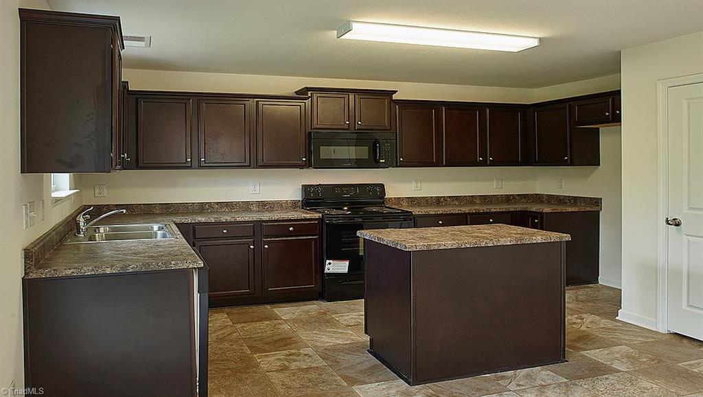 1429 Scofield Court Rural Hall, NC 27045 - Photo 5 of 17 Gallery Image 5