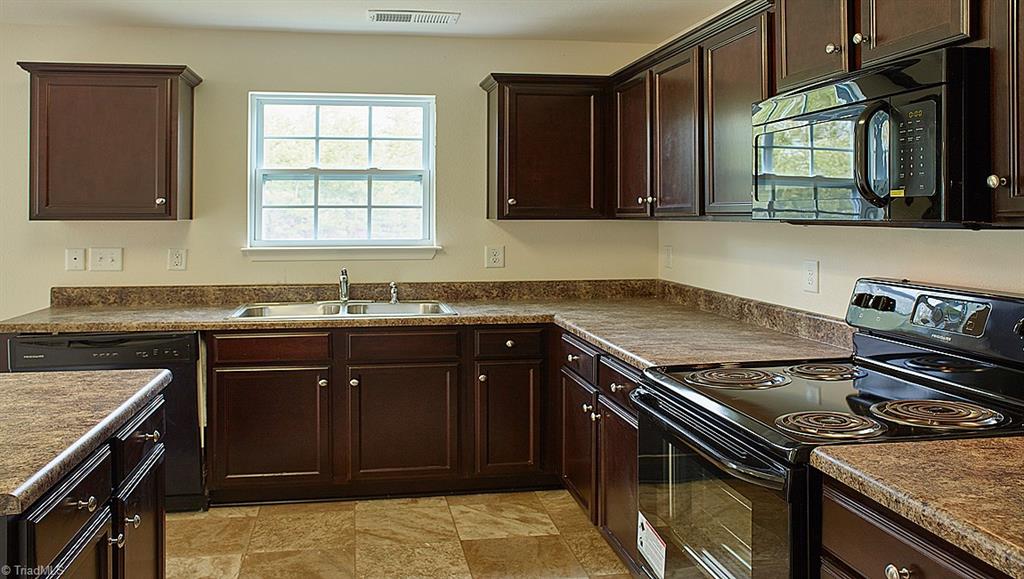 1429 Scofield Court Rural Hall, NC 27045 - Photo 7 of 17 Gallery Image 7