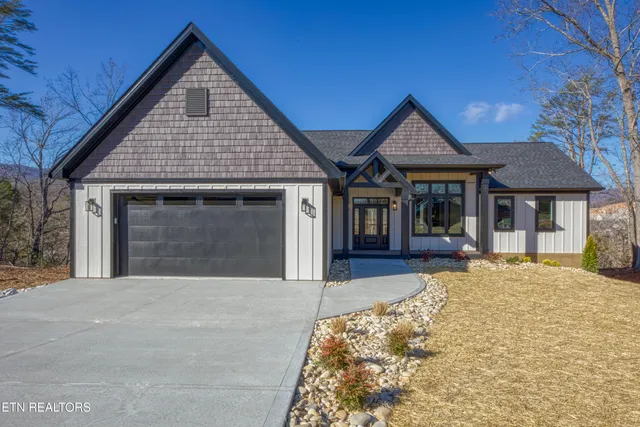 $1,395,900 | 300 Bluff Trace, Jacksboro, TN 37757