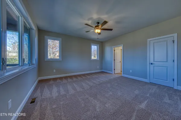 $1,395,900 | 300 Bluff Trace, Jacksboro, TN 37757