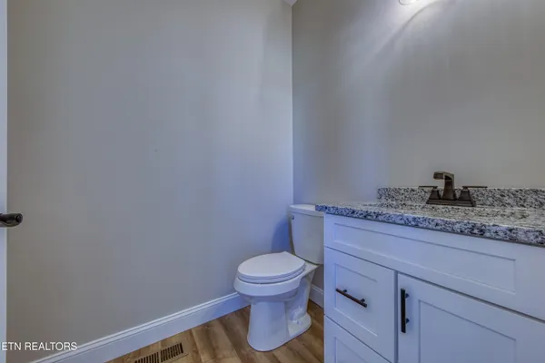 $1,395,900 | 300 Bluff Trace, Jacksboro, TN 37757