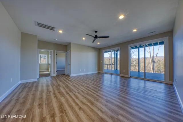 $1,395,900 | 300 Bluff Trace, Jacksboro, TN 37757