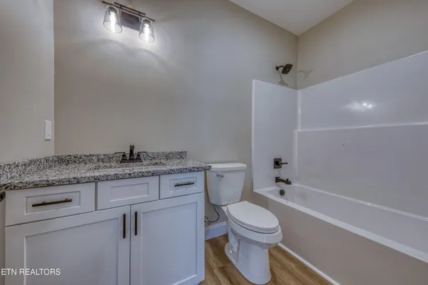 $1,395,900 | 300 Bluff Trace, Jacksboro, TN 37757