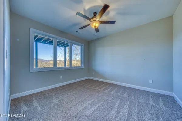 $1,395,900 | 300 Bluff Trace, Jacksboro, TN 37757