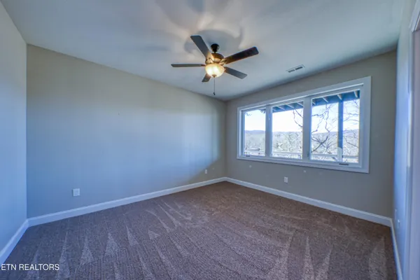 $1,395,900 | 300 Bluff Trace, Jacksboro, TN 37757