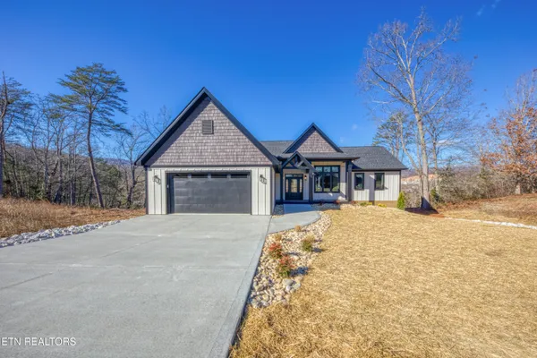 $1,395,900 | 300 Bluff Trace, Jacksboro, TN 37757