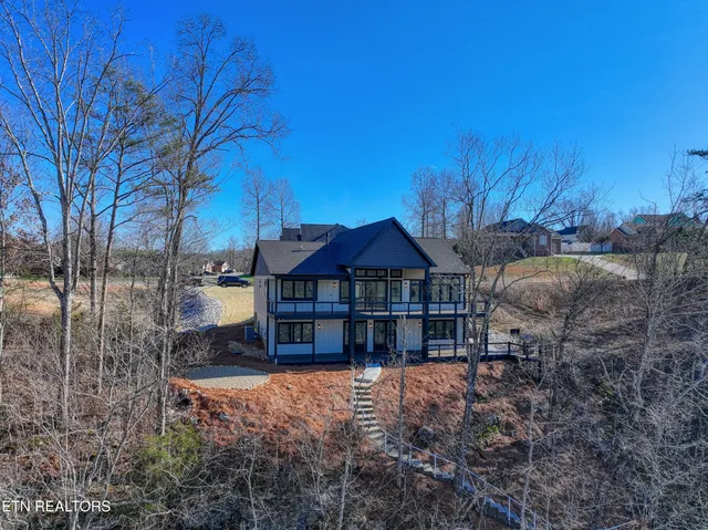 $1,395,900 | 300 Bluff Trace, Jacksboro, TN 37757