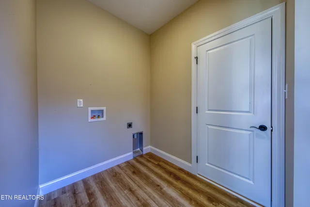 $1,395,900 | 300 Bluff Trace, Jacksboro, TN 37757