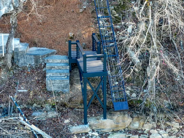 $1,395,900 | 300 Bluff Trace, Jacksboro, TN 37757