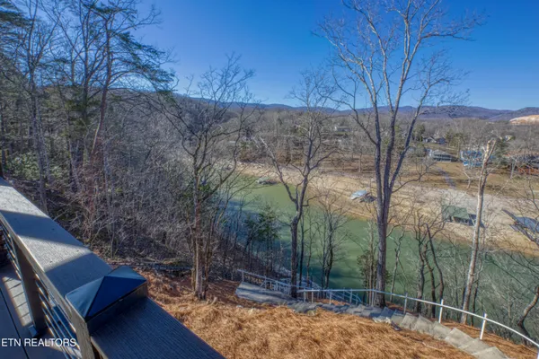 $1,395,900 | 300 Bluff Trace, Jacksboro, TN 37757