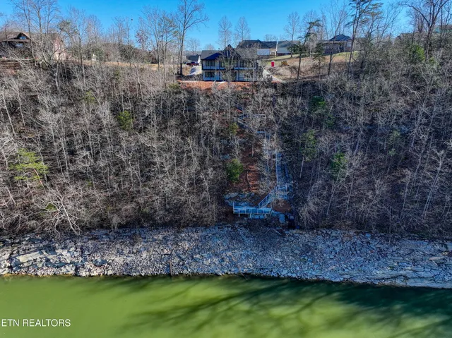 $1,395,900 | 300 Bluff Trace, Jacksboro, TN 37757
