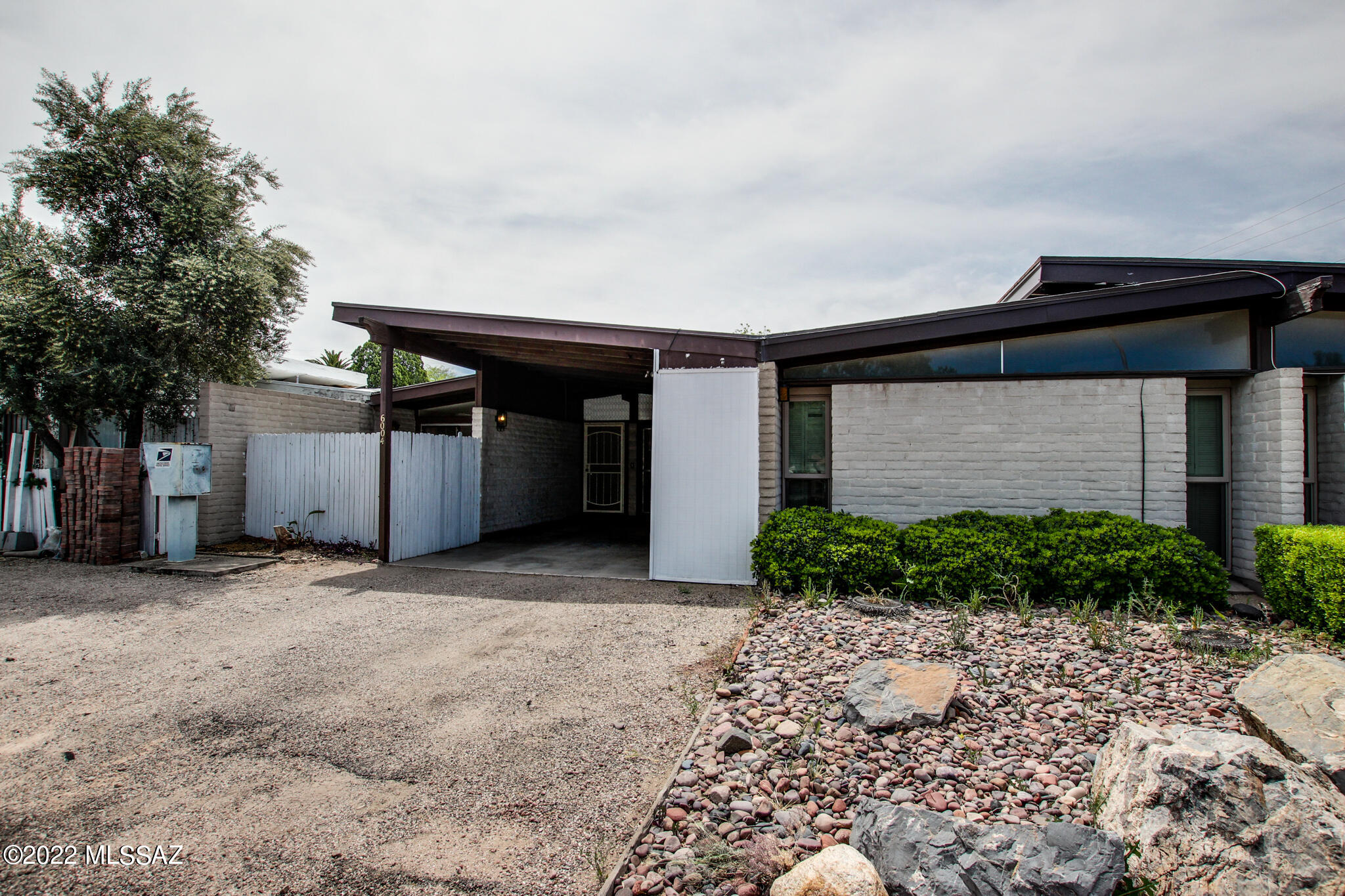 6004 East Grant Road Tucson, AZ 85712 - Photo 4 of 22