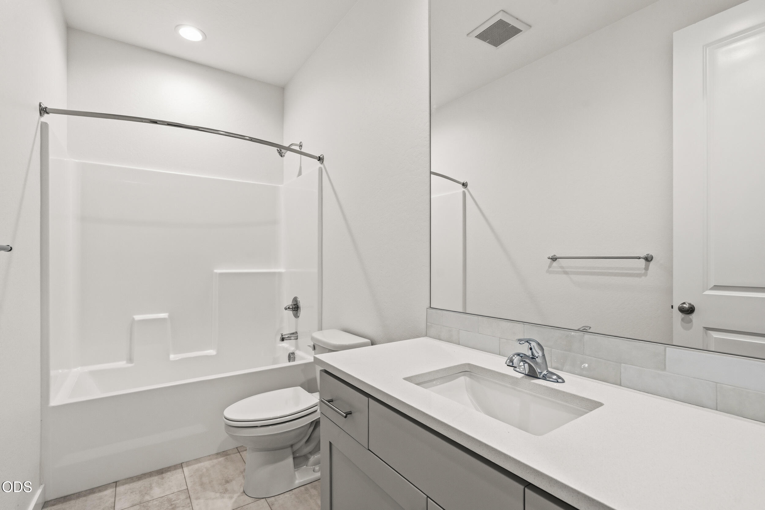 136 Valemont Drive, Unit 13 Eagle Point, OR 97524 - Photo 25 of 31
