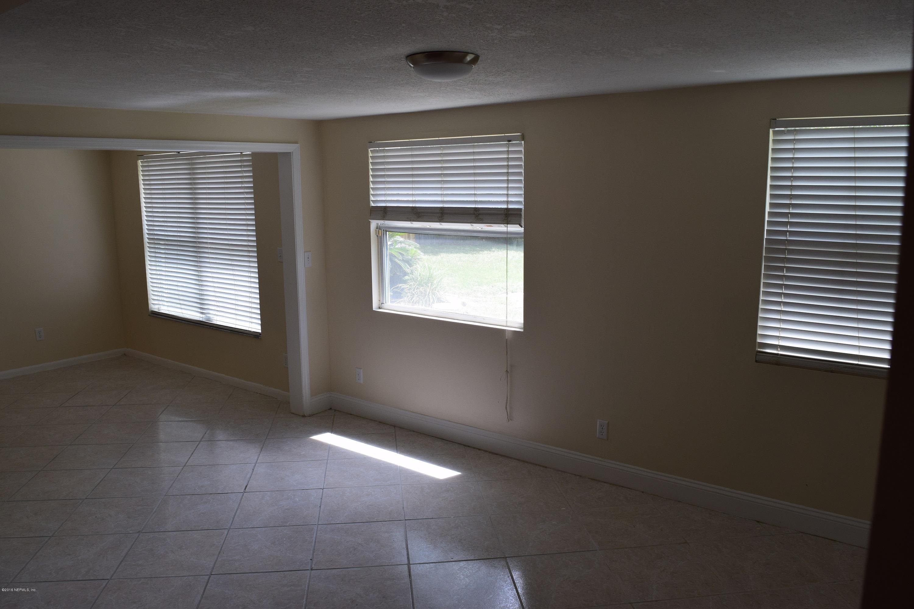 811 Barbados Road Jacksonville, FL 32216 - Photo 8 of 38 DSC_0101