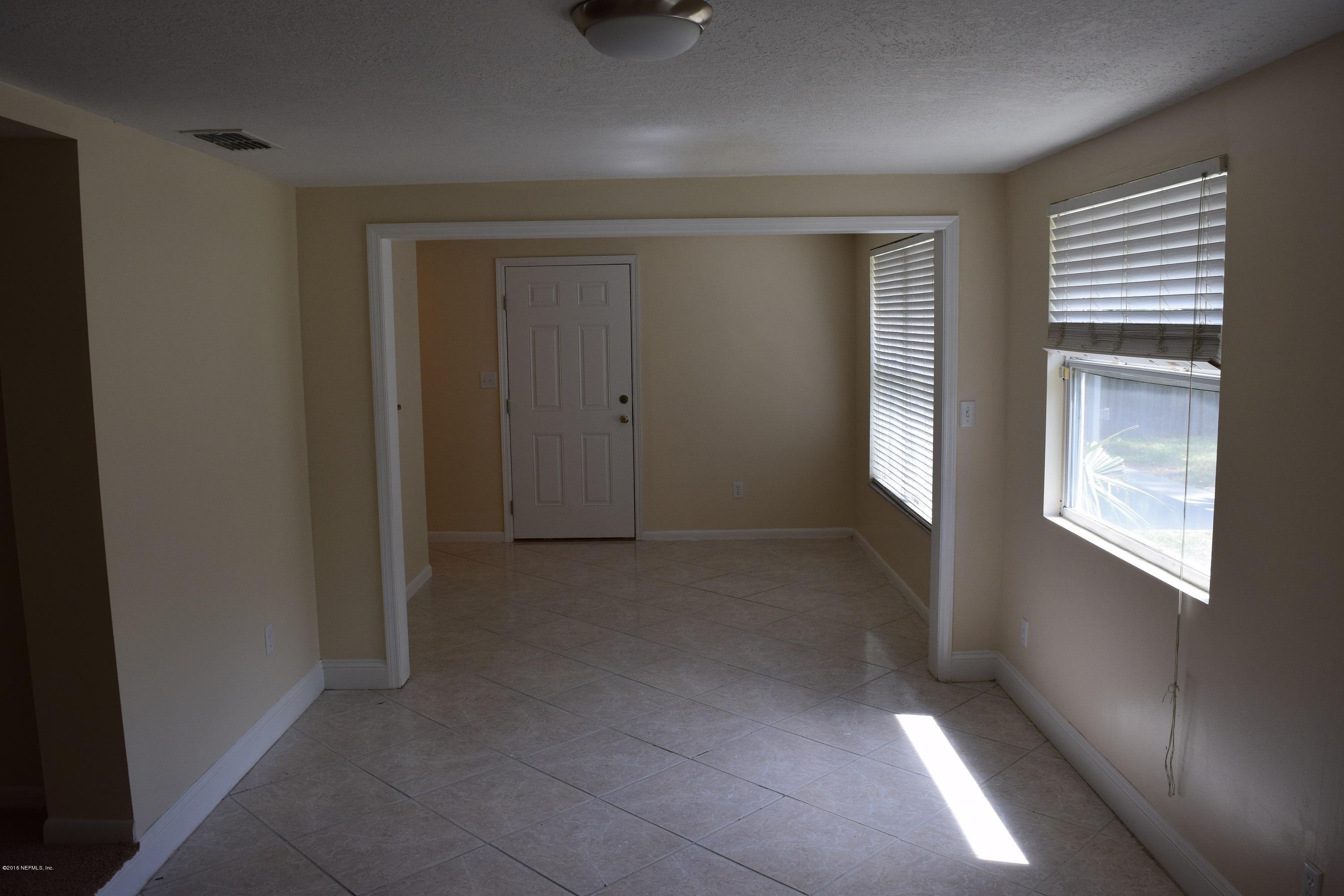811 Barbados Road Jacksonville, FL 32216 - Photo 9 of 38 DSC_0102