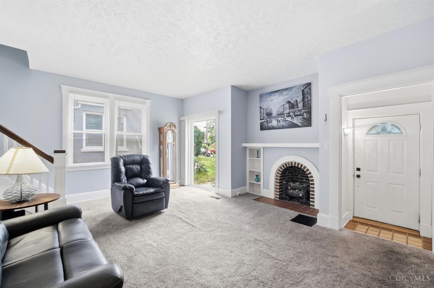 4024 Paddock Road Cincinnati, OH 45229 - Photo 3 of 58