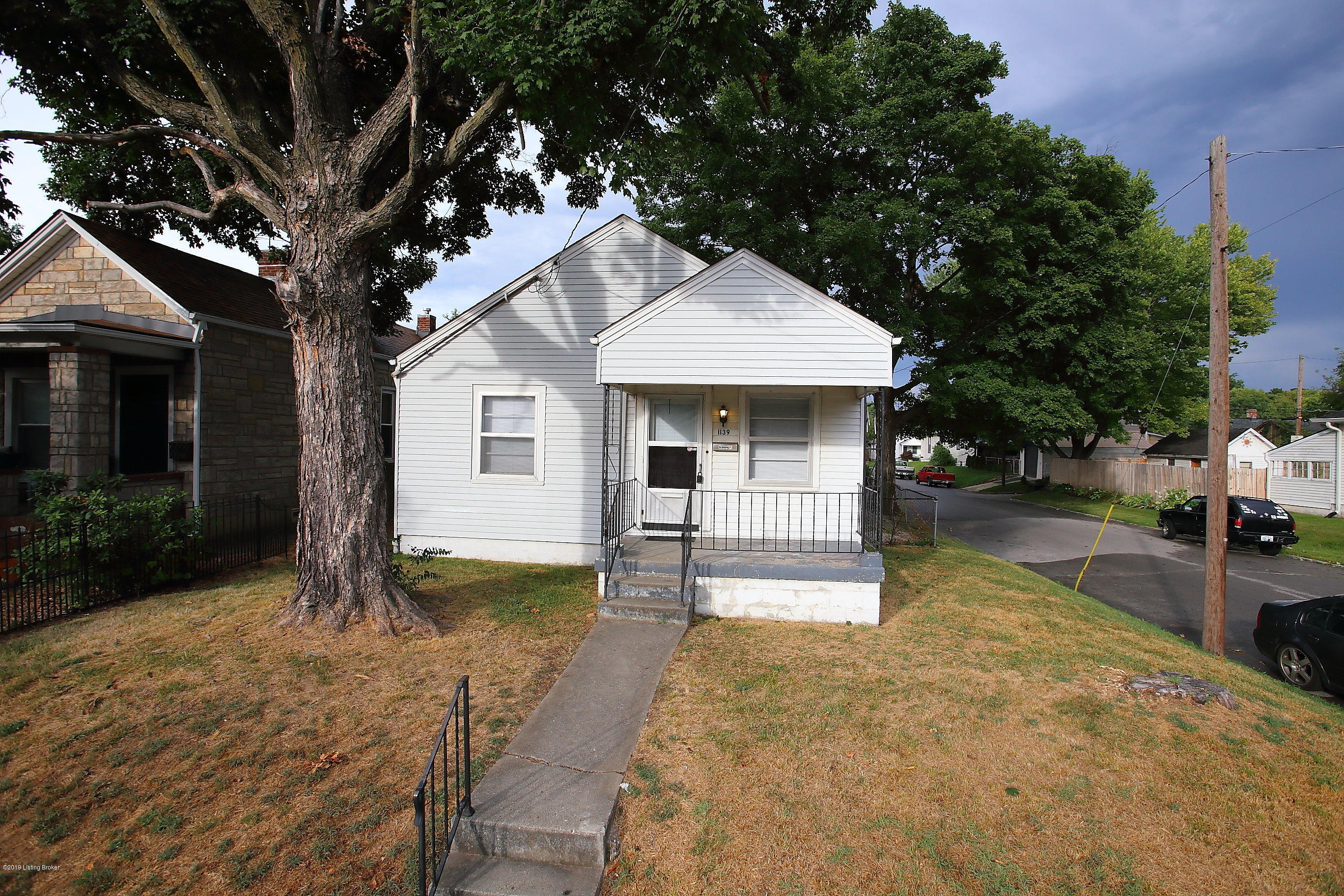 1139 Rammers Avenue Louisville, KY 40204 - Photo 3 of 31 Front