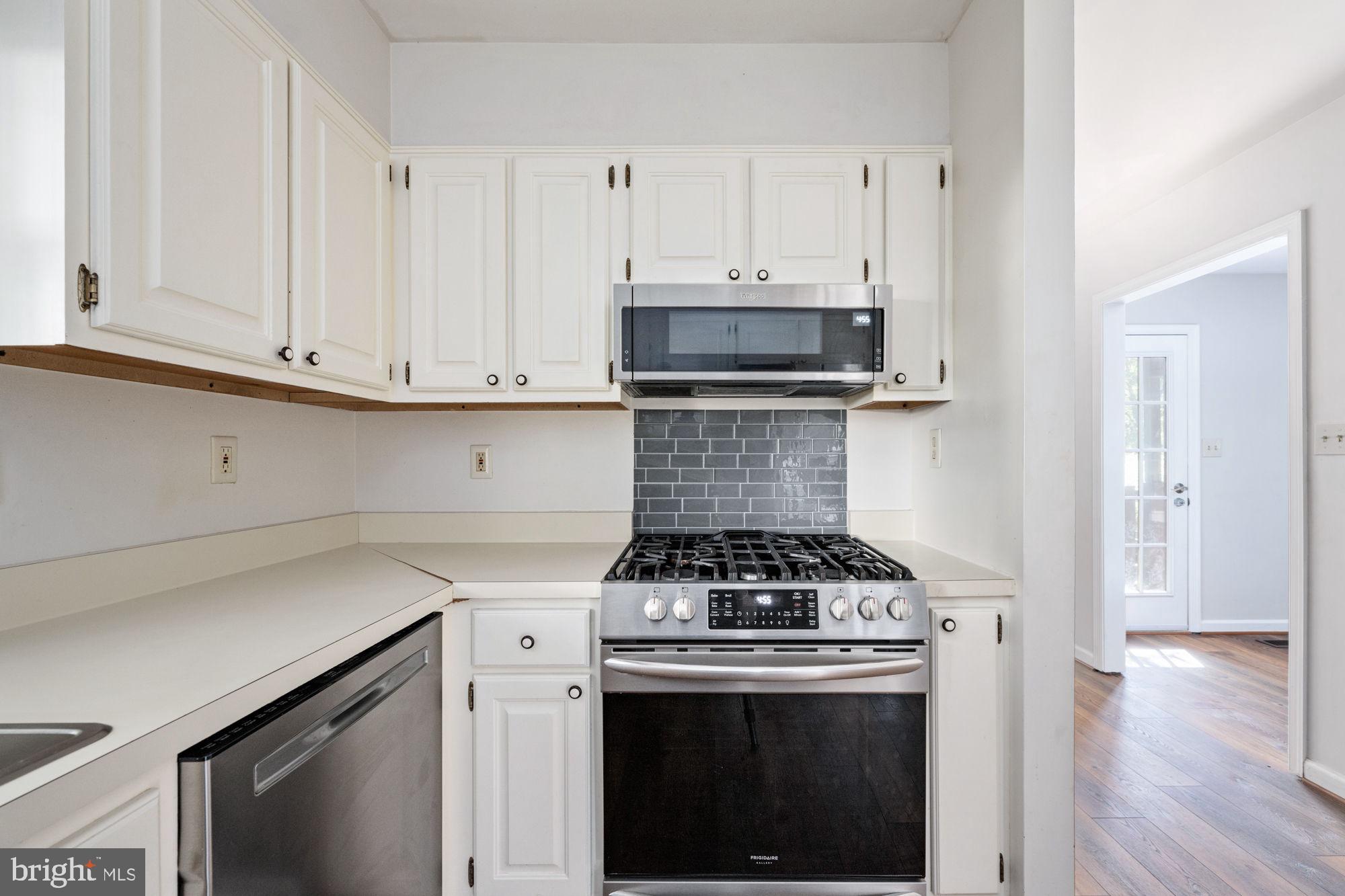 11809 Gordon Road Fredericksburg, VA 22407 - Photo 12 of 30 5 burner gas stove