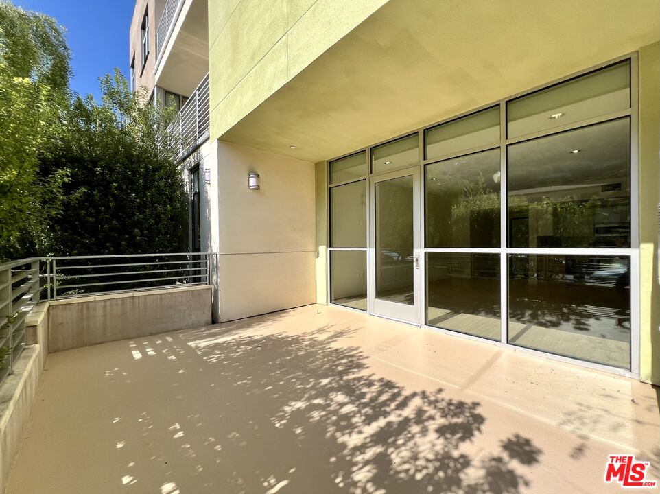 11715 Bellagio Road, Unit 104 Los Angeles, CA 90049 - Photo 15 of 25