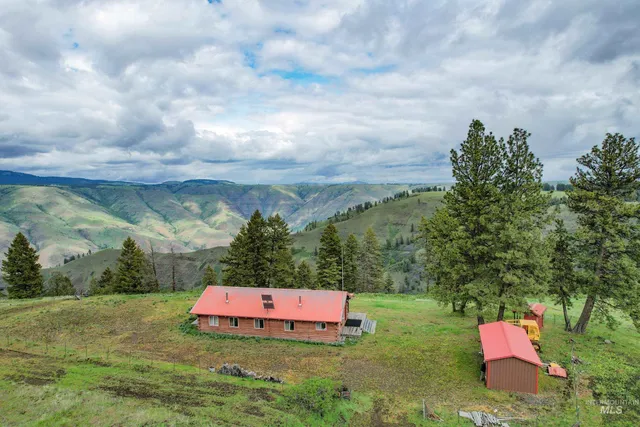 $3,866,800 | 205 Burnt Crk Road, Cottonwood, ID 83522