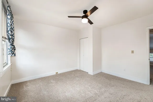 a picture of a room