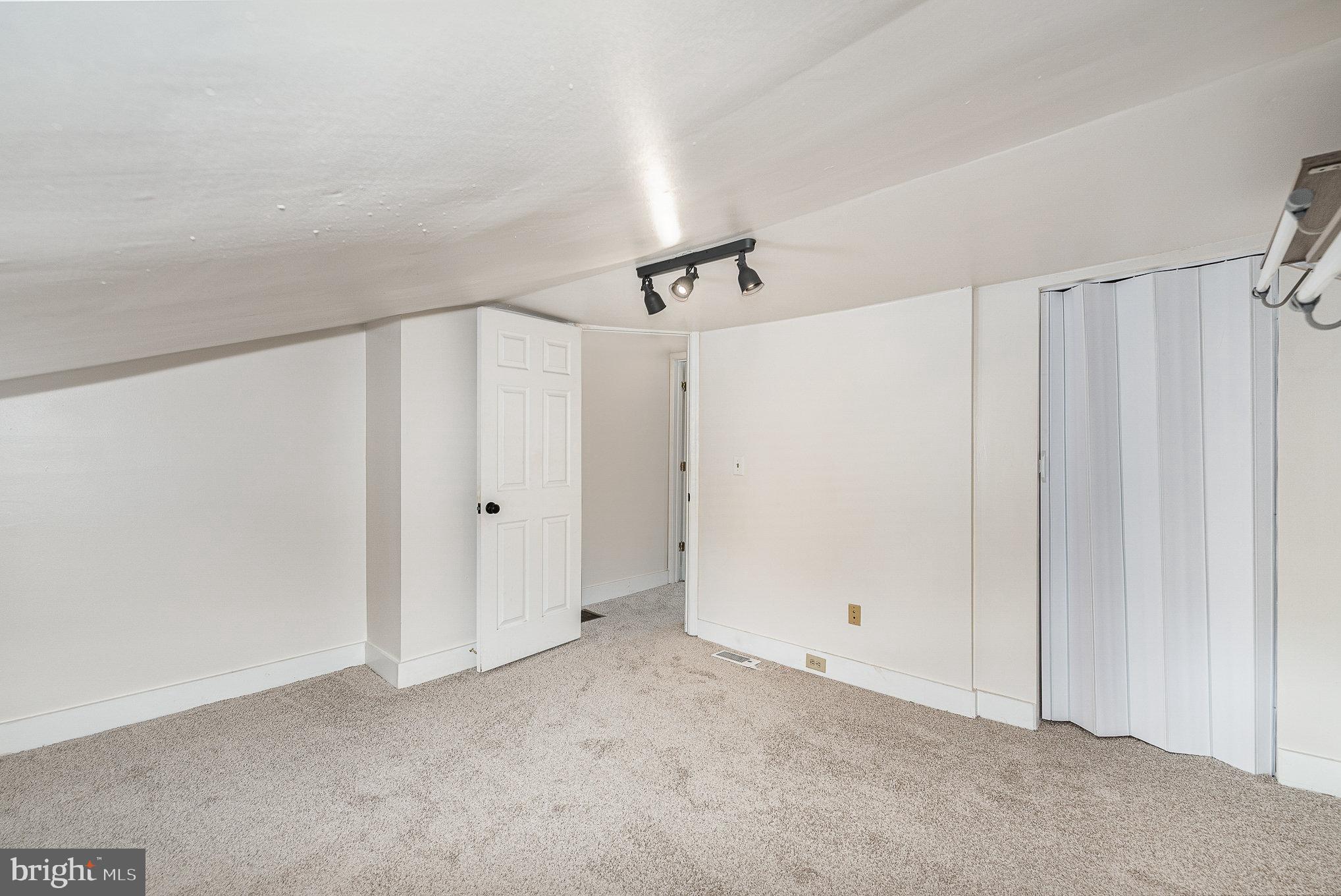 664 Washington Boulevard Baltimore, MD 21230 - Photo 20 of 30 a view of an empty room