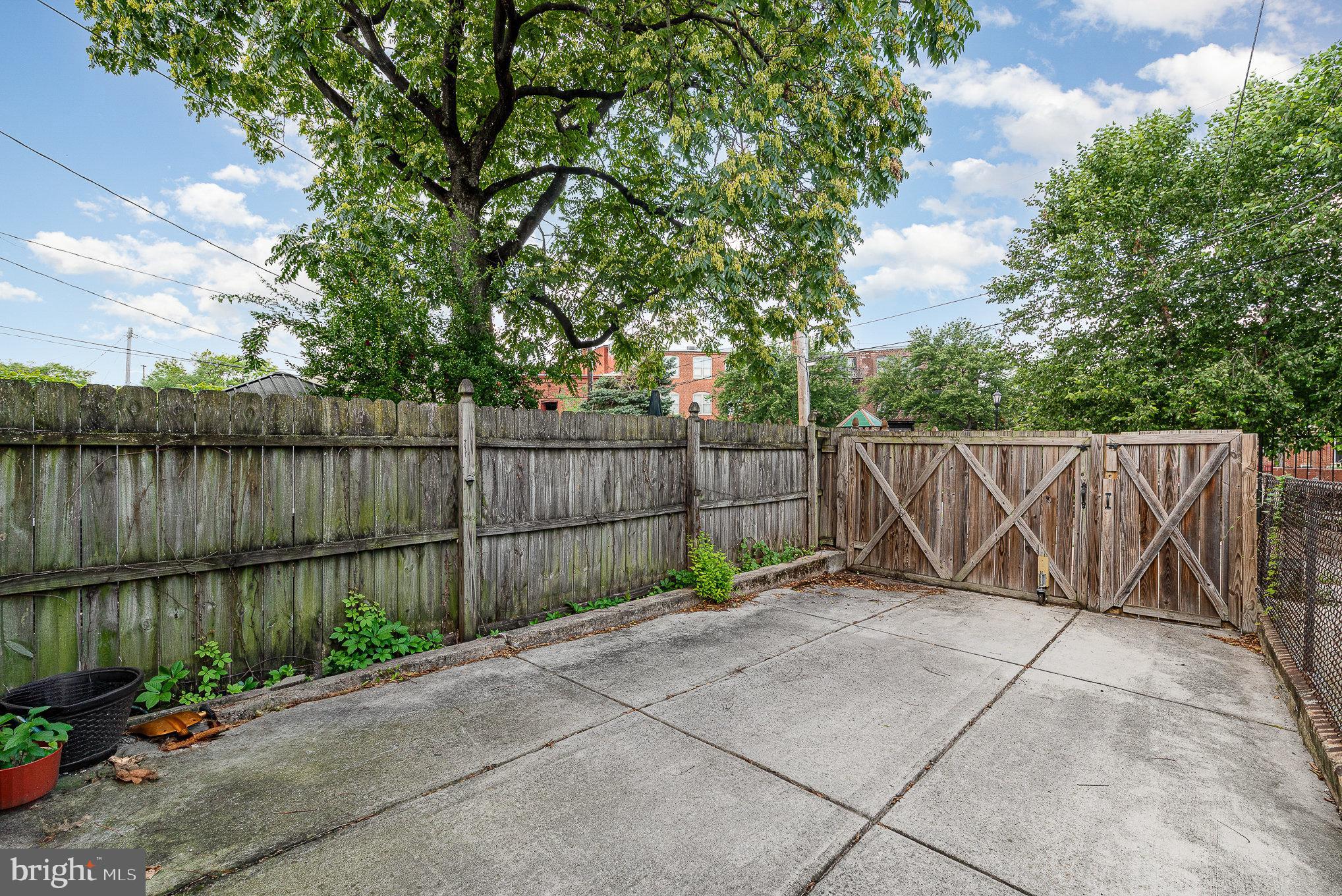 664 Washington Boulevard Baltimore, MD 21230 - Photo 24 of 30 a view of a backyard