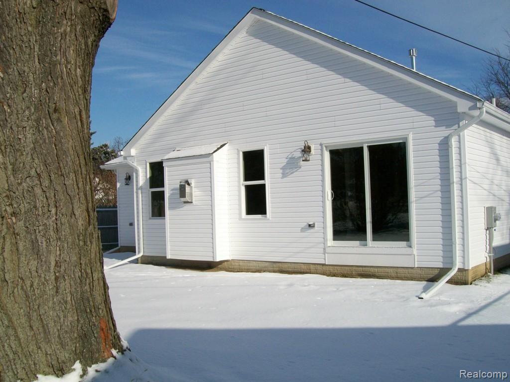 2468 Melvin Avenue Rochester, MI 48307 - Photo 4 of 17 045.jpg