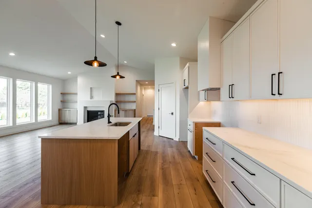 $579,900 | 2214 Sierra Avenue, Holmen, WI 54636