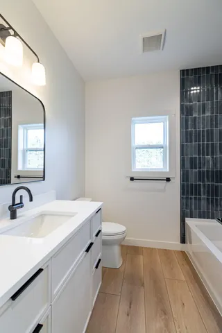 $579,900 | 2214 Sierra Avenue, Holmen, WI 54636