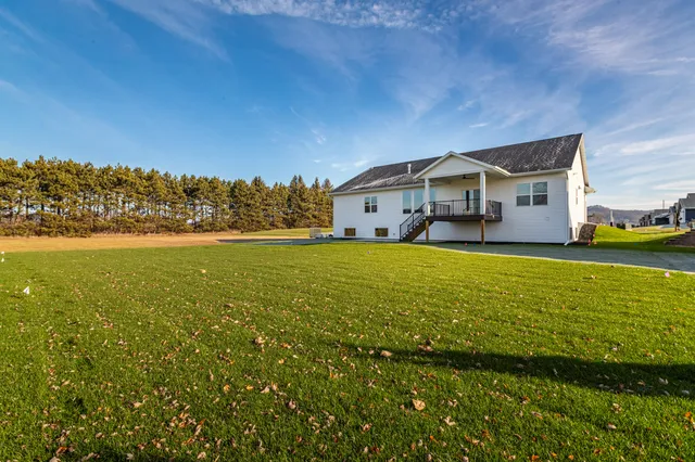 $579,900 | 2214 Sierra Avenue, Holmen, WI 54636