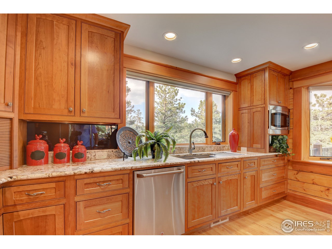 115 Pika Road Boulder, CO 80302 - Photo 11 of 40 Gorgeous designer cherrywood cabinets