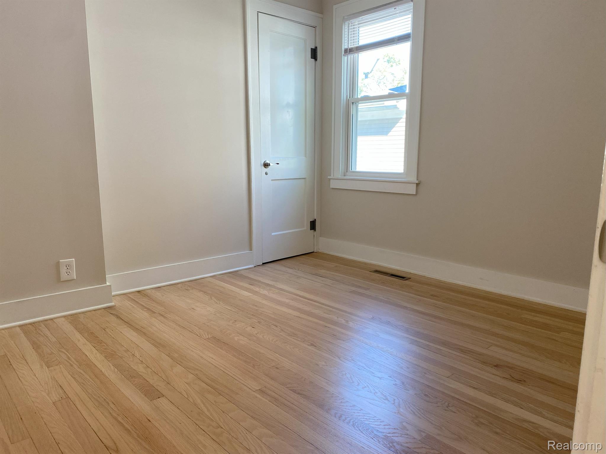 155 Highland Avenue Rochester, MI 48307 - Photo 19 of 29 Gallery Image 19