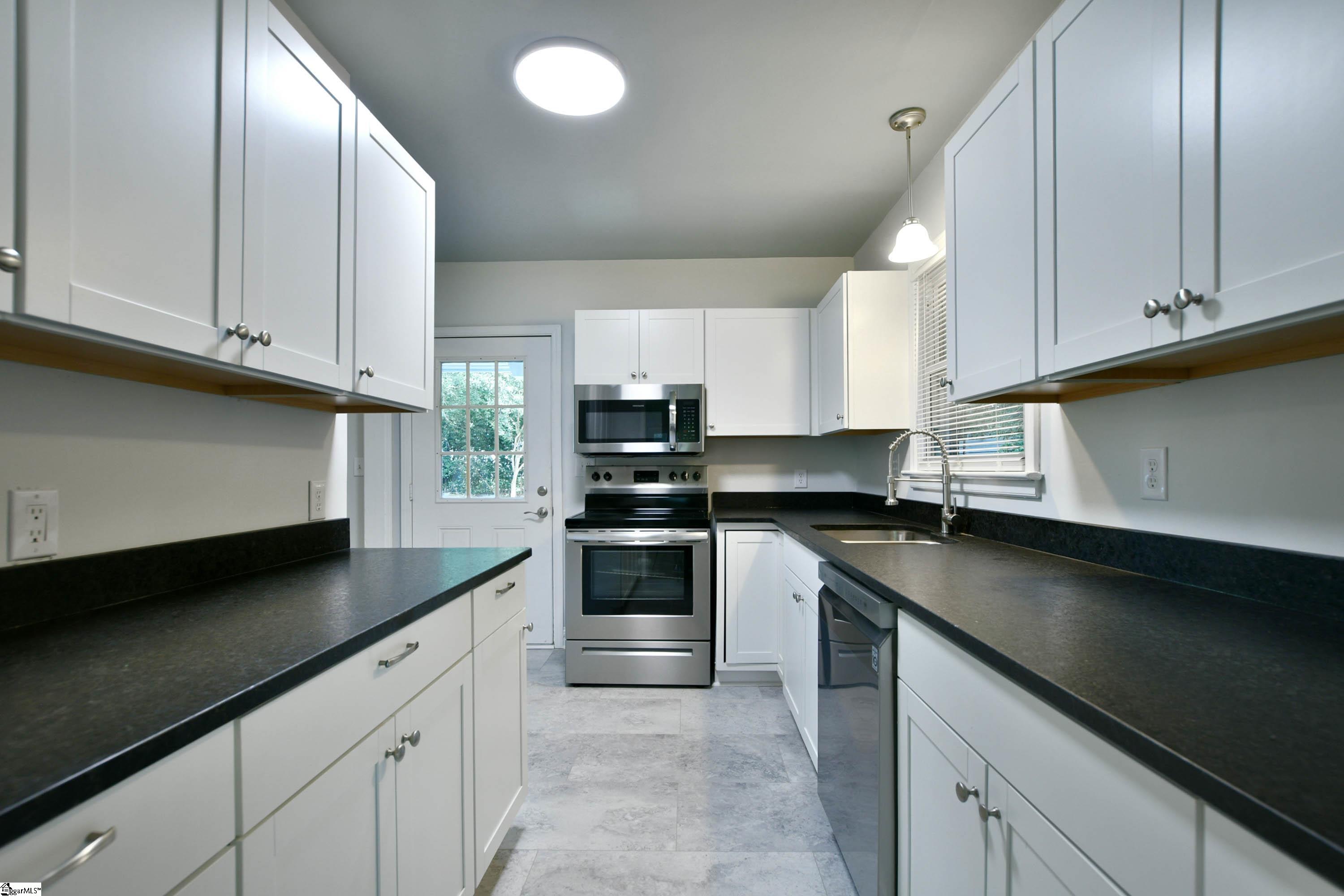 403 Legrand Boulevard Greenville, SC 29607 - Photo 11 of 36 Gallery Image 11