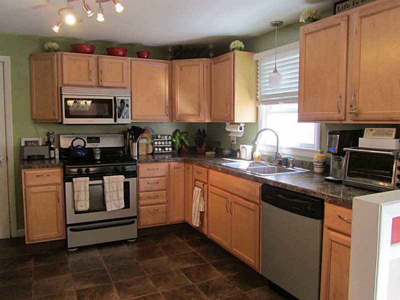 115 Sachem Road North Kingstown, RI 02852 - Photo 4 of 23 Kitchen.