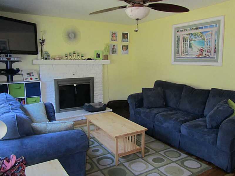 115 Sachem Road North Kingstown, RI 02852 - Photo 9 of 23 Living Room.