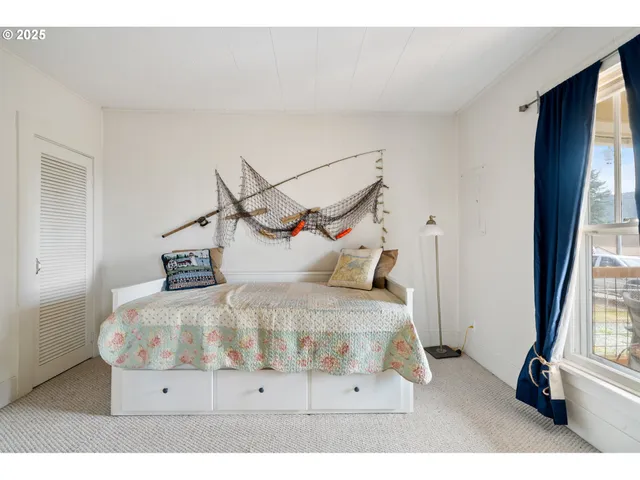 $370,000 | 210 Cypress Avenue, Garibaldi, OR 97118